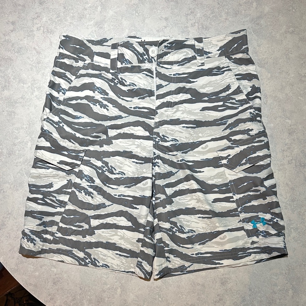 Under Armour Men's Gray and White Camo Cargo Shorts